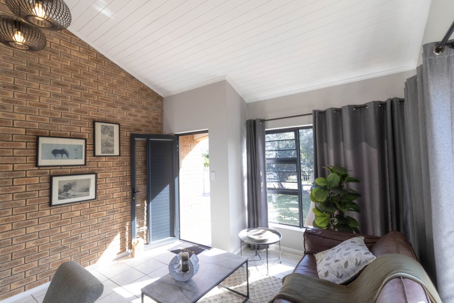 4 Bedroom Property for Sale in Sandbaai Western Cape